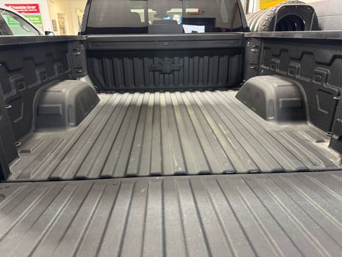 Used 2025 Chevrolet Silverado 1500 LT Trail Boss w/ Convenience Package II AWD/4WD image 7
