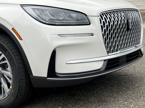 New 2026 Lincoln Corsair Premiere image 2