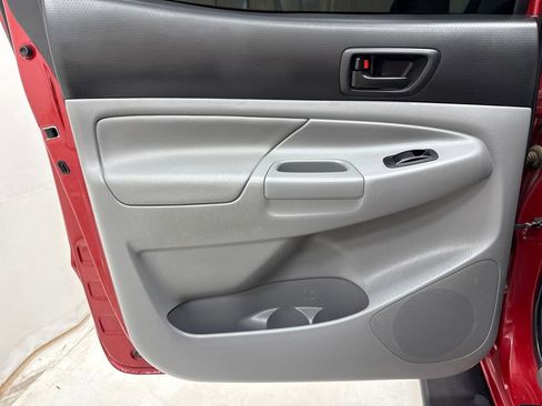 Used 2012 Toyota Tacoma PreRunner image 12