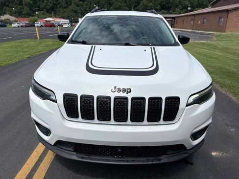 Used 2022 Jeep Cherokee Latitude AWD/4WD image 2