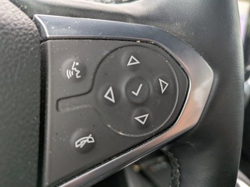 Used 2023 Chevrolet Traverse RS image 13