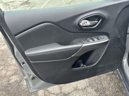 Used 2022 Jeep Cherokee Latitude Lux image 16