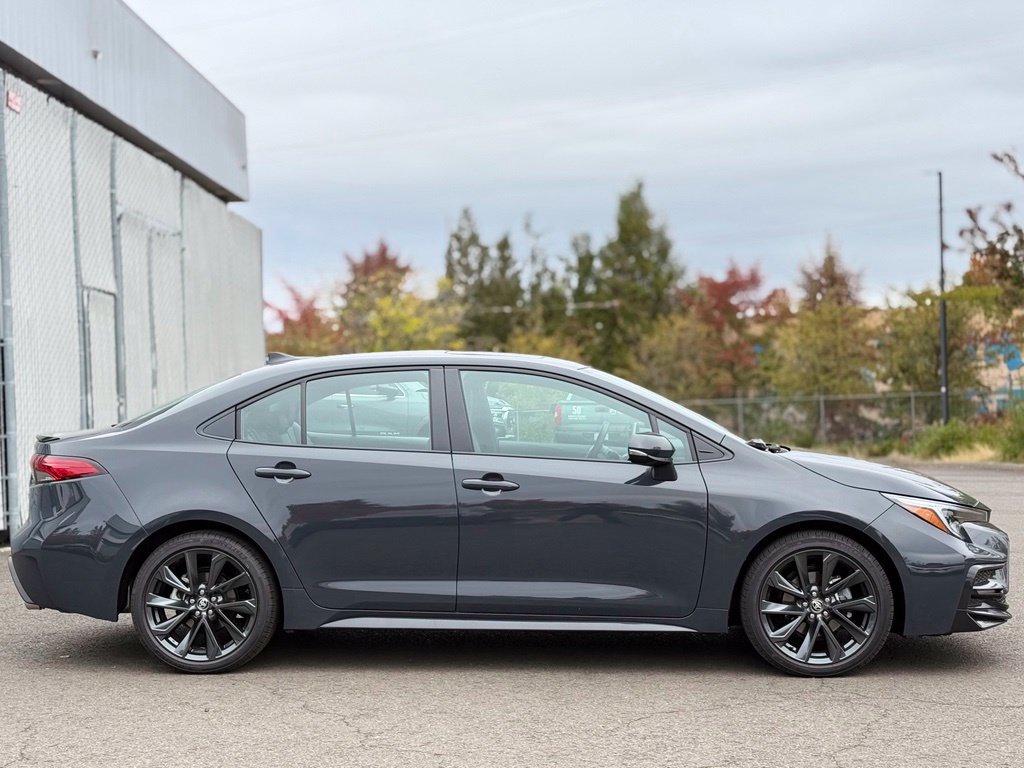 Used 2026 Toyota Corolla XSE FWD image 6