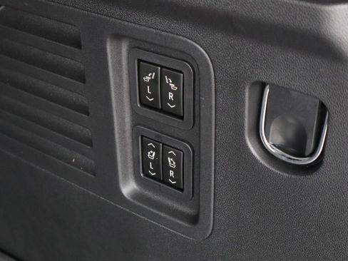 Certified 2026 GMC Acadia Denali Ultimate w/ LPO, Floor Liner Package image 29