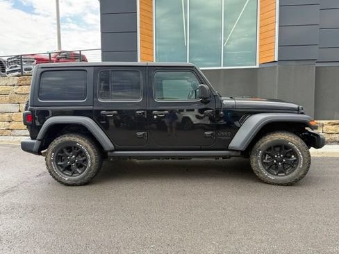 Used 2021 Jeep Wrangler Unlimited Sport AWD/4WD image 2