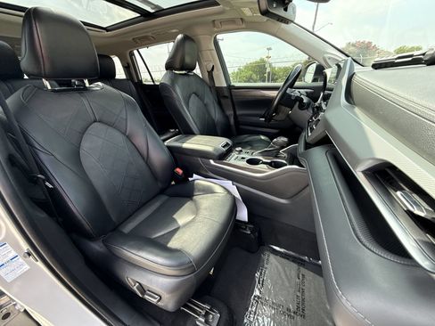 Used 2022 Toyota Highlander Platinum AWD/4WD image 27