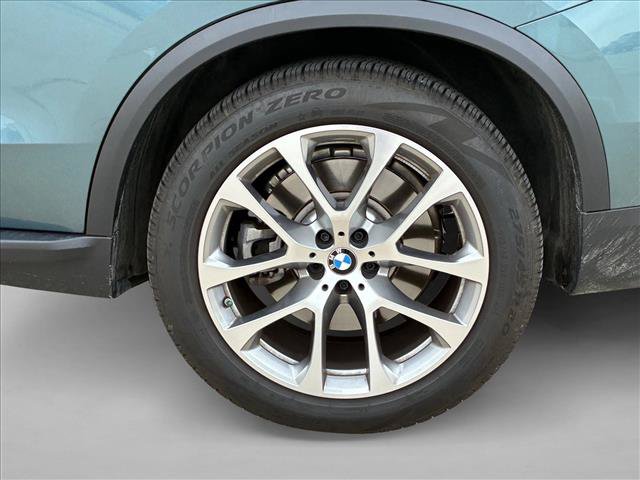 Used 2026 BMW X5 xDrive50e w/ Premium Package AWD/4WD image 9