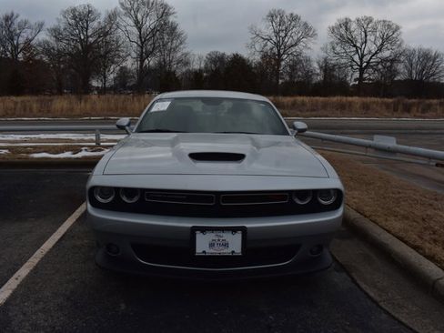 Used 2022 Dodge Challenger R/T image 2