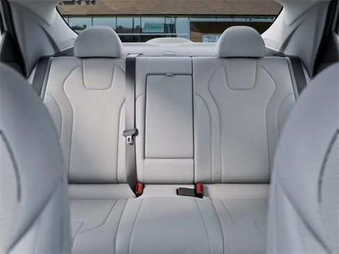 New 2026 Hyundai Elantra Limited FWD image 12