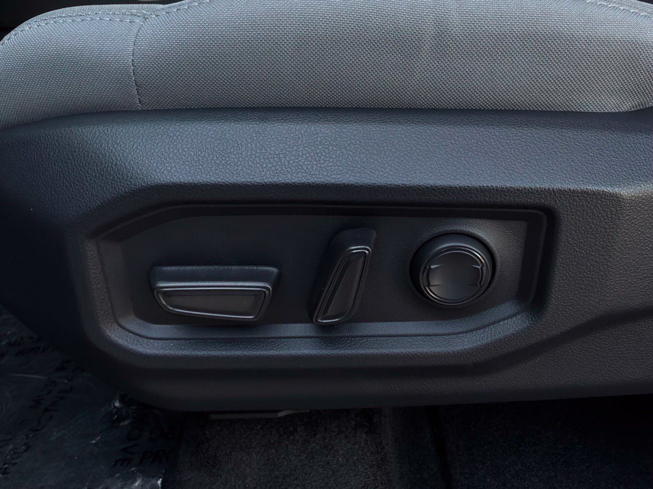 Used 2025 Toyota Tundra SR5 AWD/4WD image 12