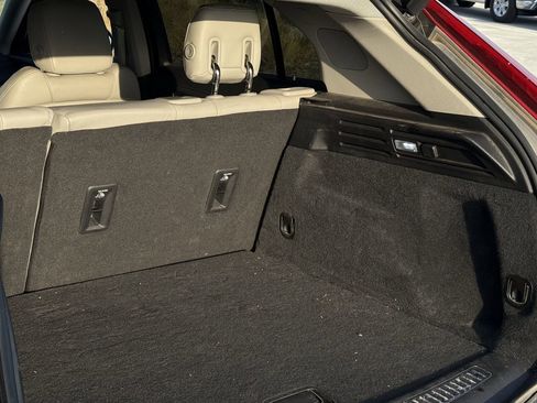 Used 2020 Cadillac XT4 Premium Luxury image 23