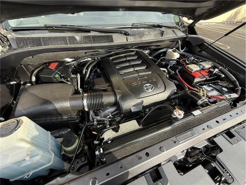 Used 2018 Toyota Tundra SR5 w/ TRD Off Road Package image 22