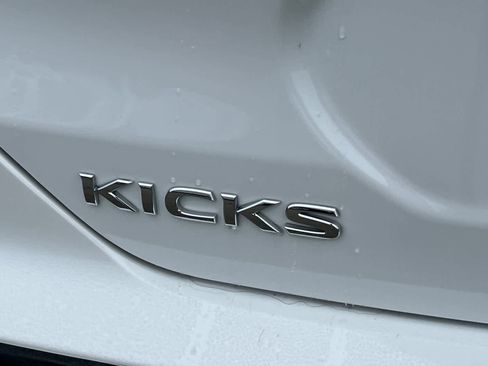 Used 2024 Nissan Kicks S image 7