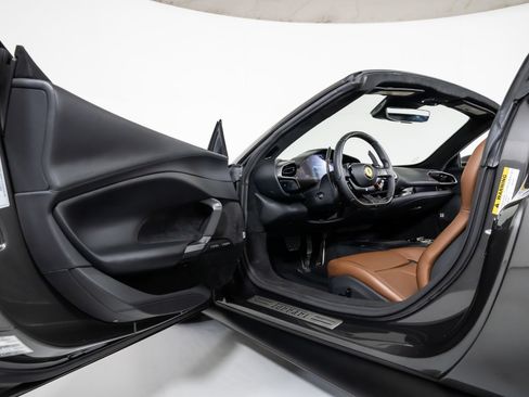 Used 2023 Ferrari 296 GTS RWD image 27