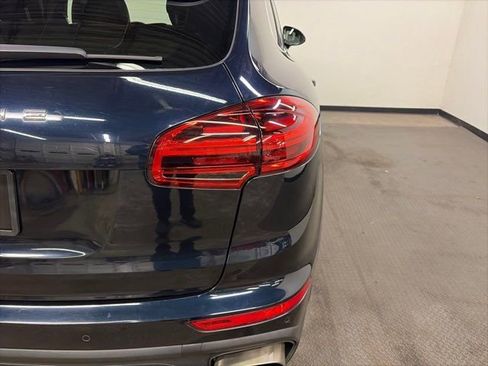 Used 2016 Porsche Cayenne w/ Premium Package image 8
