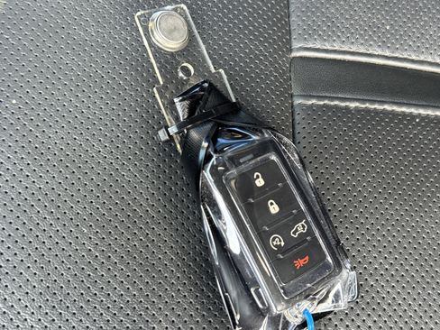 Used 2022 Jeep Wagoneer Series III w/ Premium Group I image 40