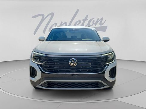 New 2026 Volkswagen Atlas Cross Sport SE FWD image 2