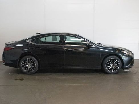Used 2022 Lexus ES 250 w/ Premium Package AWD/4WD image 3