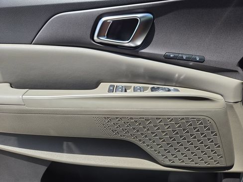 New 2026 Kia Carnival EX FWD image 18