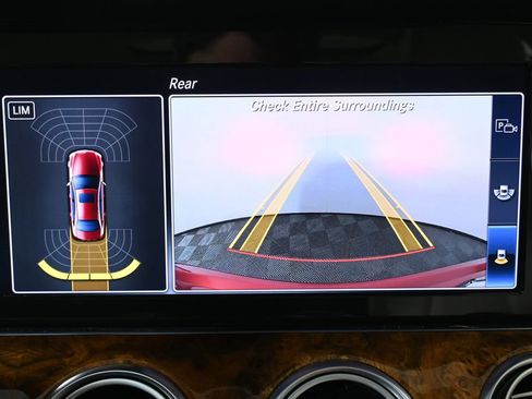 Used 2018 Mercedes-Benz E 400 4MATIC Sedan image 25