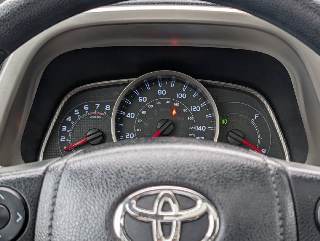 Used 2015 Toyota RAV4 XLE FWD image 19