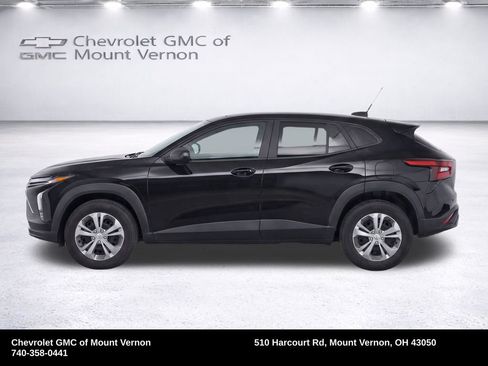 Used 2024 Chevrolet Trax LS FWD image 7