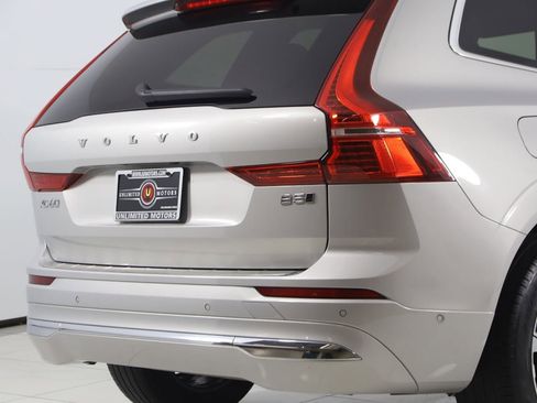 Used 2023 Volvo XC60 B5 Plus image 43