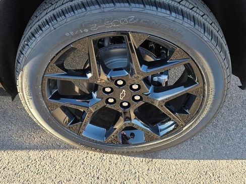 New 2026 Chevrolet Traverse RS w/ LPO, Floor Liner Package image 5