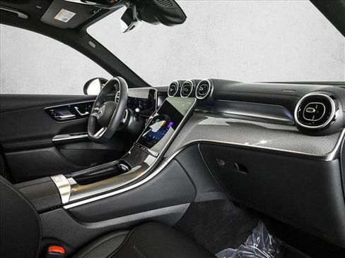 Certified 2025 Mercedes-Benz GLC 300 4MATIC image 24