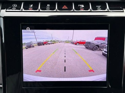 New 2026 Jeep Grand Cherokee Laredo w/ Trailer Tow Package AWD/4WD image 18