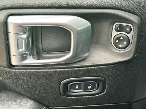 Used 2022 Jeep Wrangler Unlimited Rubicon w/ LED Lighting Group image 20