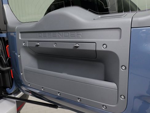 Used 2024 Land Rover Defender 110 S image 80