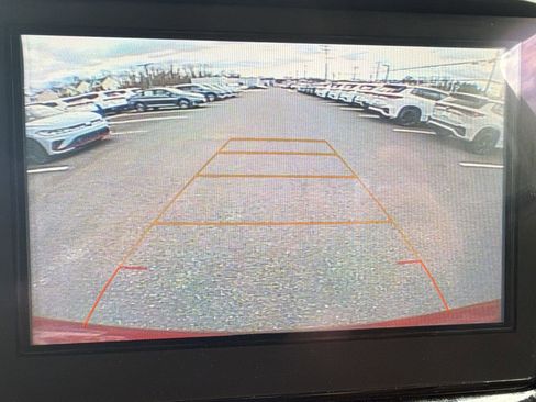 Used 2019 Chevrolet Traverse LT image 21