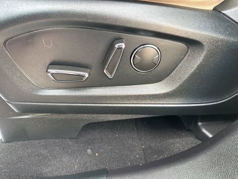 Used 2020 Ford Explorer Limited image 17