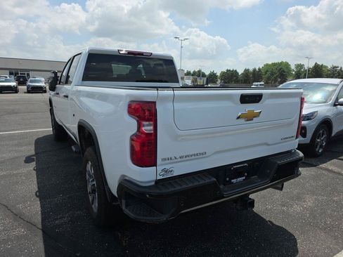 Used 2024 Chevrolet Silverado 2500 Custom w/ Custom Value Package AWD/4WD image 4