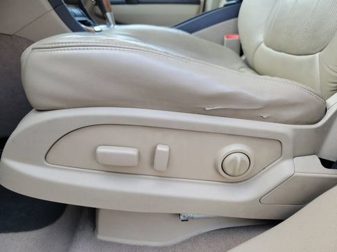 Used 2009 Buick Enclave CXL w/ Entertainment Package #2 AWD/4WD image 26