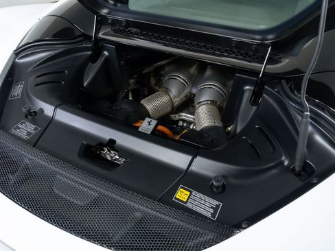 Used 2025 Ferrari 296 GTS RWD image 18