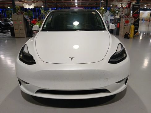 Used 2023 Tesla Model Y Long Range AWD/4WD image 9