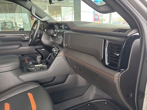 Used 2025 GMC Sierra 1500 AT4 w/ AT4 Premium Package image 39