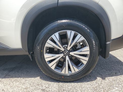 Certified 2023 Nissan Rogue SV image 30