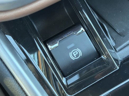 Certified 2025 Subaru Outback Touring w/ Popular Package #2 image 28