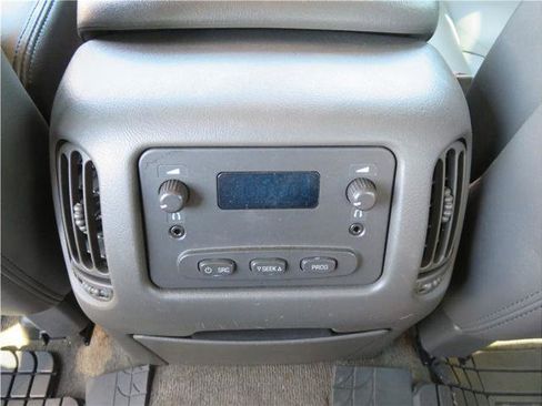 Used 2005 Chevrolet Silverado 2500 LT w/ Heavy-Duty Power Package AWD/4WD image 8