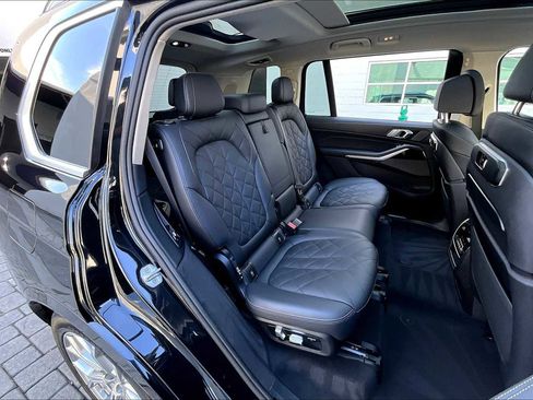 Used 2024 BMW X7 xDrive40i image 37