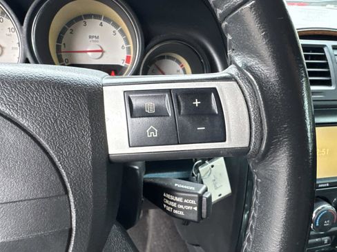 Used 2010 Dodge Challenger SE image 22