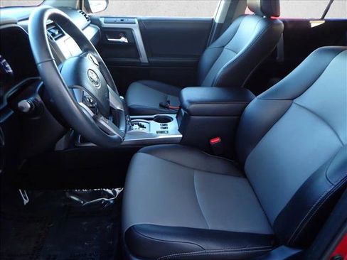 Used 2017 Toyota 4Runner SR5 Premium image 11