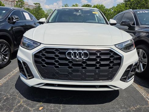 Used 2022 Audi Q5 2.0T Premium Plus w/ Premium Plus Package AWD/4WD image 3