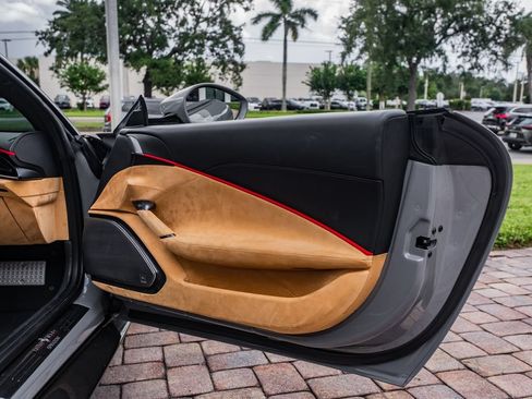 Used 2022 Ferrari Roma RWD image 35
