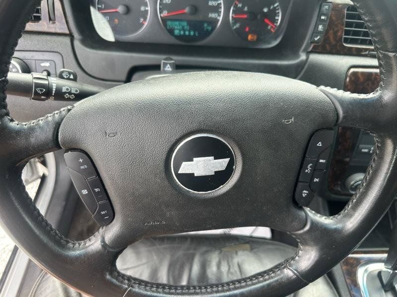 Used 2012 Chevrolet Impala LTZ FWD image 12