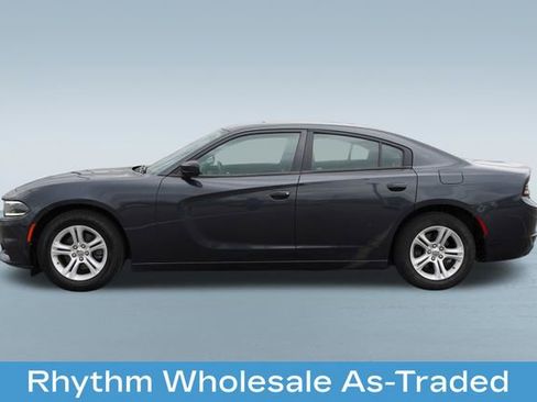 Used 2018 Dodge Charger SXT RWD image 5