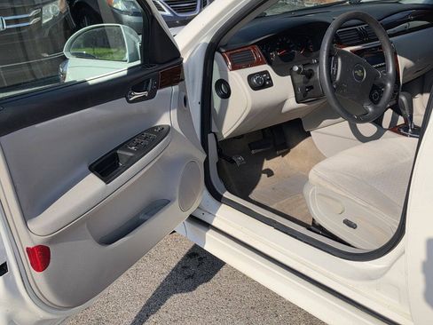 Used 2009 Chevrolet Impala LS FWD image 13